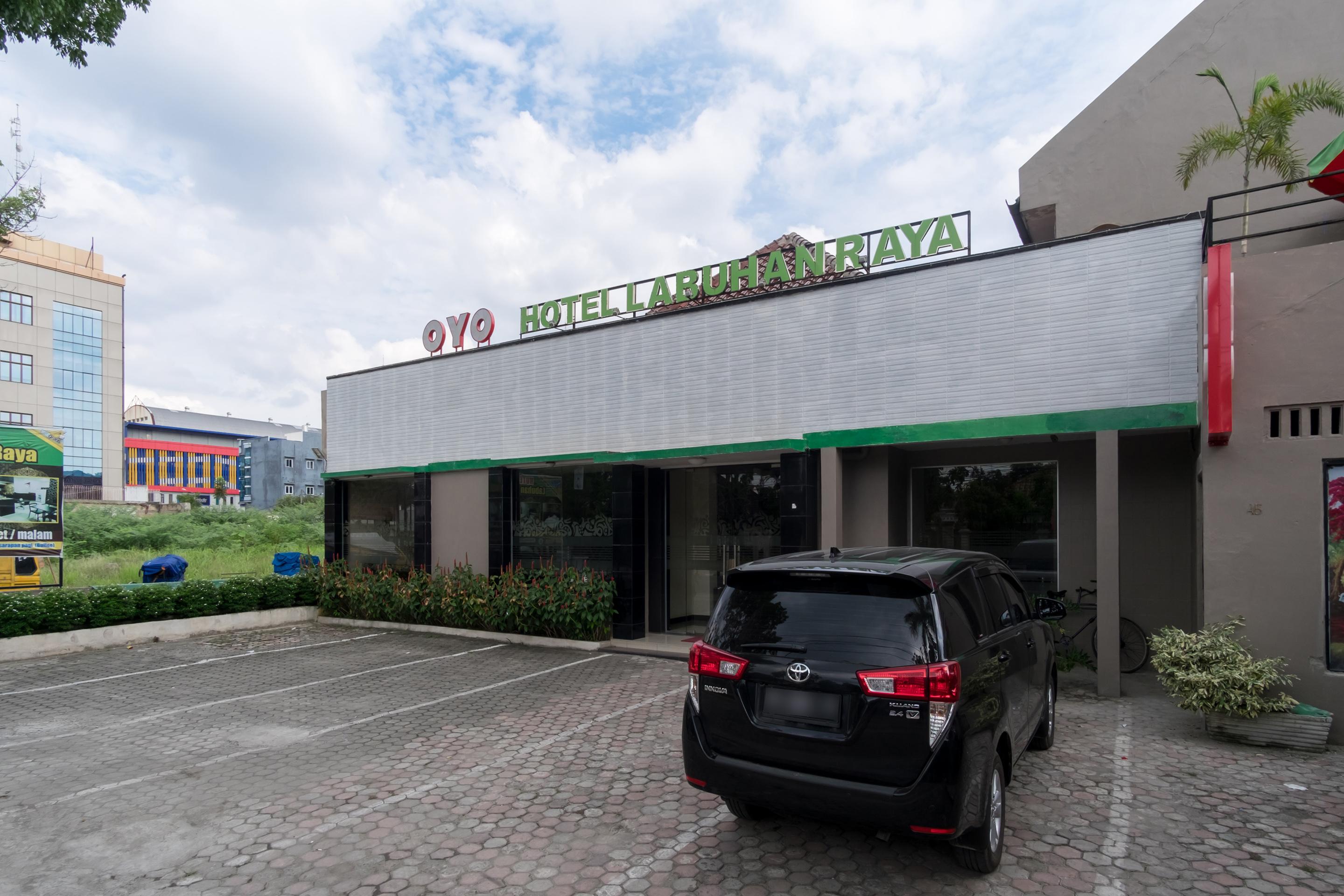 מדאן Oyo 741 Hotel Labuhan Raya מראה חיצוני תמונה
