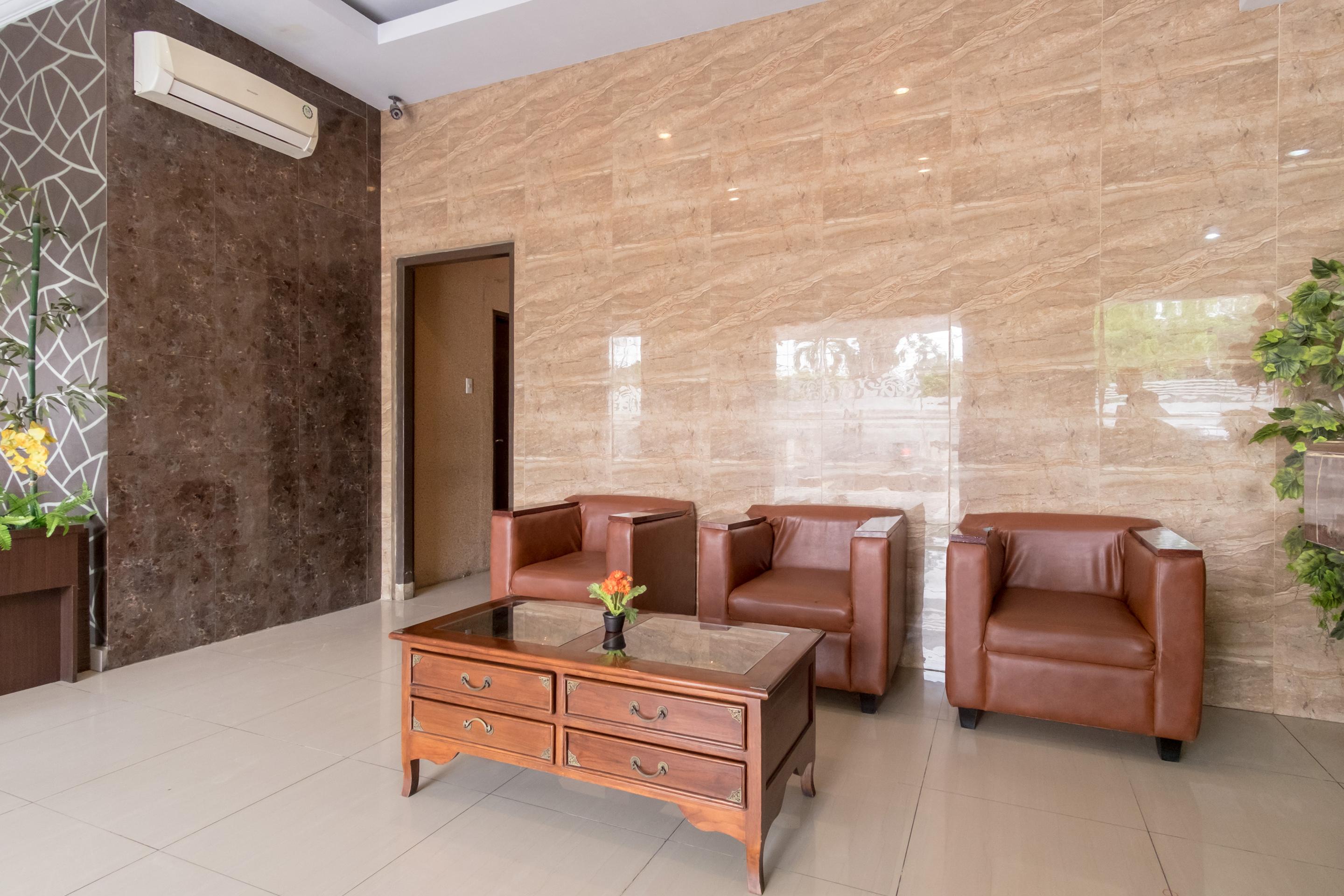 מדאן Oyo 741 Hotel Labuhan Raya מראה חיצוני תמונה