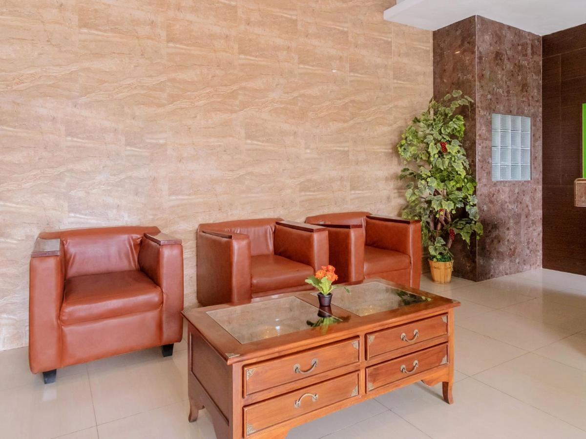 מדאן Oyo 741 Hotel Labuhan Raya מראה חיצוני תמונה