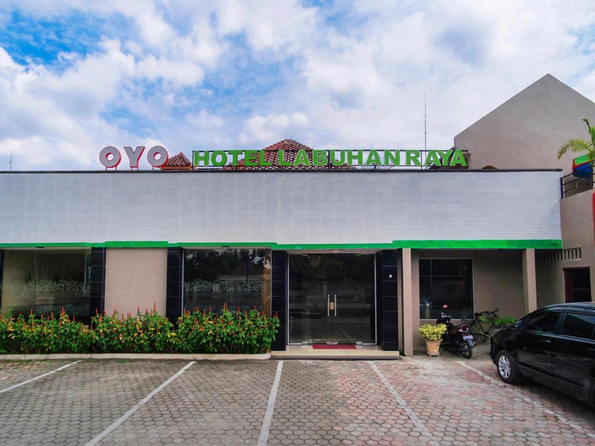מדאן Oyo 741 Hotel Labuhan Raya מראה חיצוני תמונה